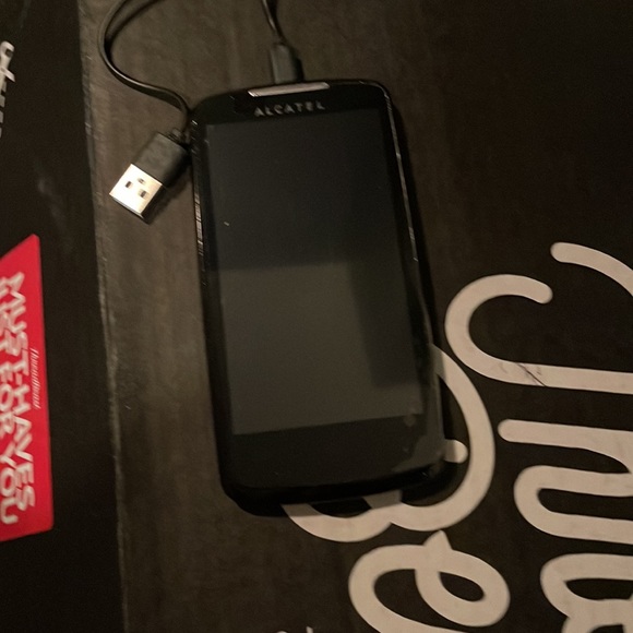 Alcatel one touch black 6.1” - Picture 4 of 5